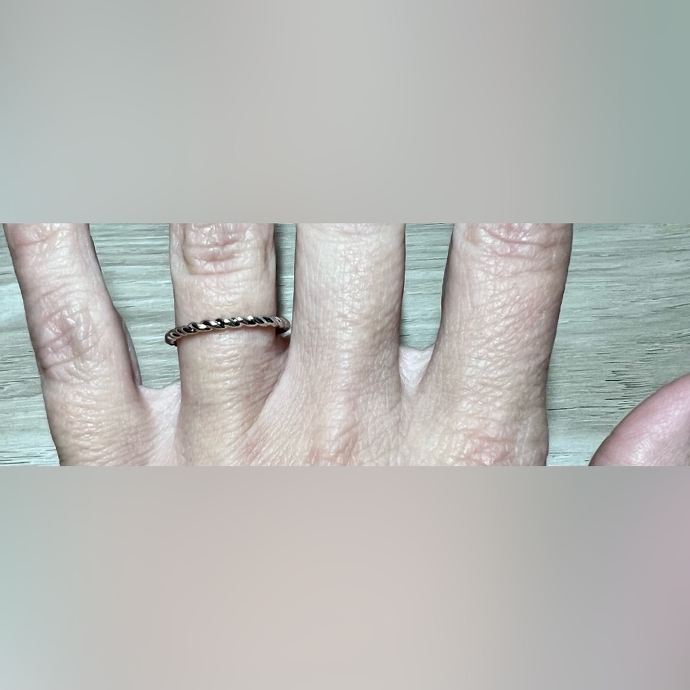 Vintage Sterling Silver Twisted Band Ring, Size 6, 1.3g - Picture 2 of 4